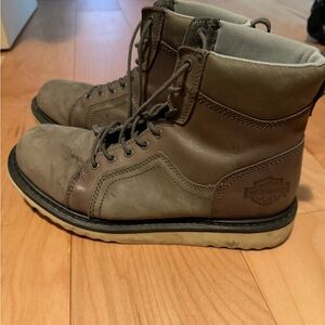 Harley-Davidson Gray Boots Sturdy Ankle-High Design